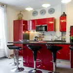 아파트 Stylish White And Red 주앙레핑