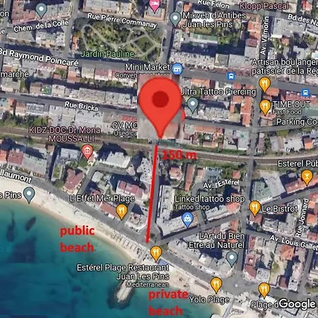 Apartment Stylish White And Red *