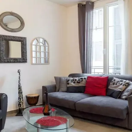 Stylish White And Red Juan-les-Pins