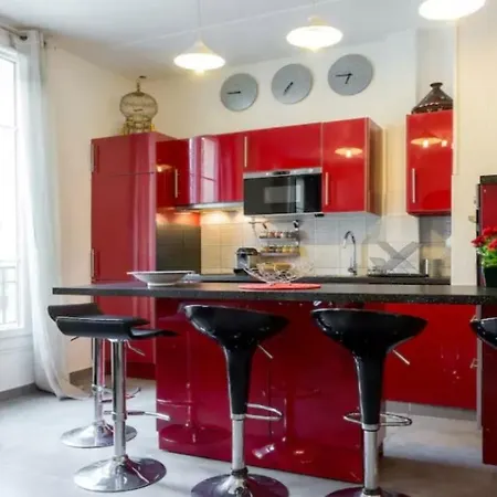 Apartment Stylish White And Red Juan-les-Pins